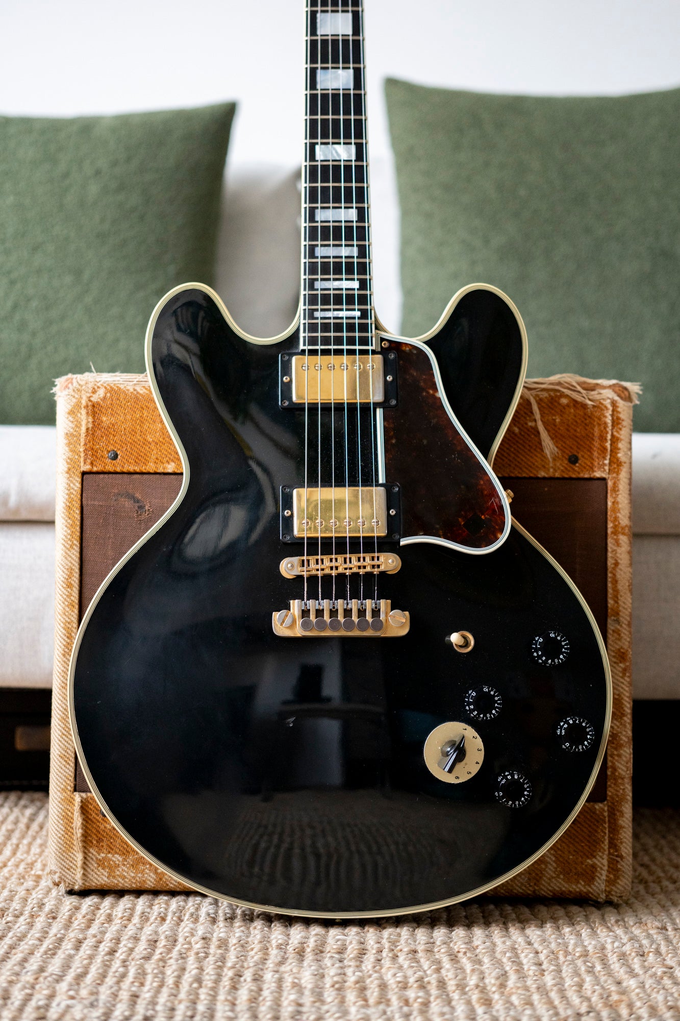 2_GG_327_1600_2000_Gibson.jpg?